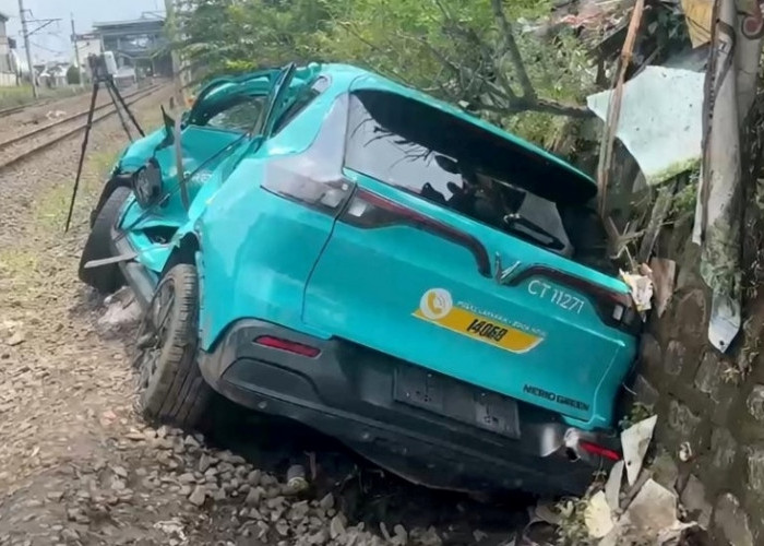 Penyebab Kecelakaan﻿ Kereta di Bekasi Diduga  Dipicu Taksi Listrik Alami Korsleting
