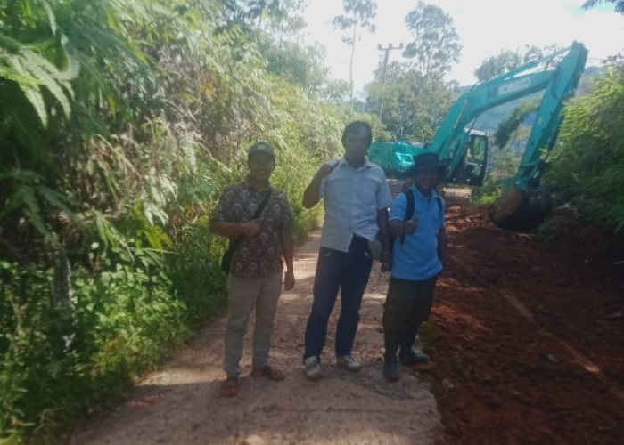 Jalan Menuju Desa Muara Dua Nasal Diperbaiki PT Kwala Gunung Sejahtera