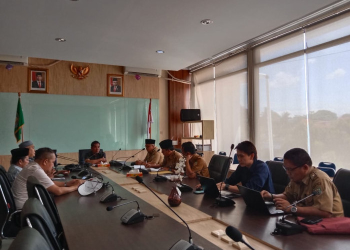 Banyak Keluhan Masyarakat Terhadap BPJS Dibeberkan Anggota DPRD Provinsi Bengkulu di Ruang Rapat