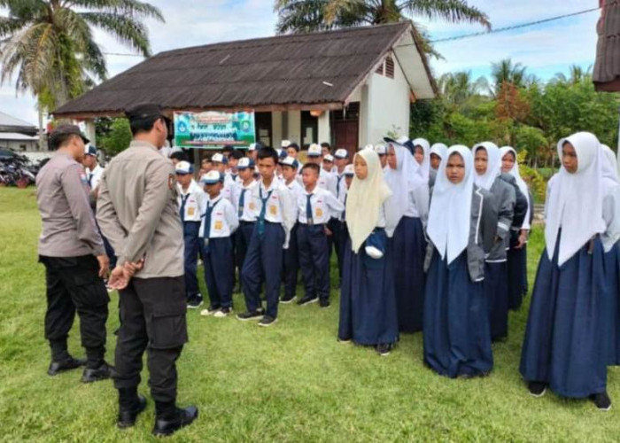 Terima Kasih, Polsek Maje Gelar Police Goes to School di SMP Negeri 33 Kaur