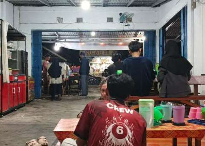 Berburu Pedas Usai Azan: Seblak Ami Una Anggut Jadi Titik Kumpul Favorit Muda-Mudi Bengkulu