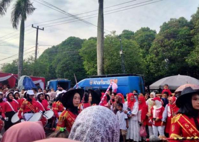 Pawai Meriah di Argamakmur, Ribuan Warga  Tumpah Ruah Rayakan HUT ke-80 RI