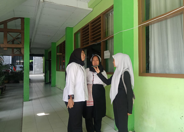 Cinta Pandangan Pertama, Siswi SMA N 4 Kota Ingin Mendaftar Menjadi Anggota Perpustakaan Provinsi Bengkulu