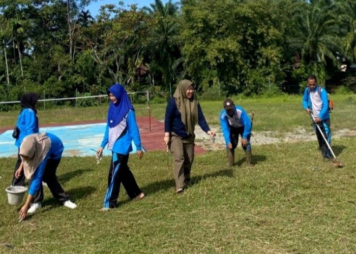 Setiap Jumat, Pemdes Simpang Pino Laksanakan Kegiatan Kebersihan Lingkungan