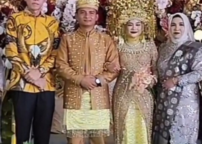 Bukti Peduli, Bupati Kaur Gusril Pausi Hadiri Pesta Pernikahan Warga di Desa Selika dan Talang Tais