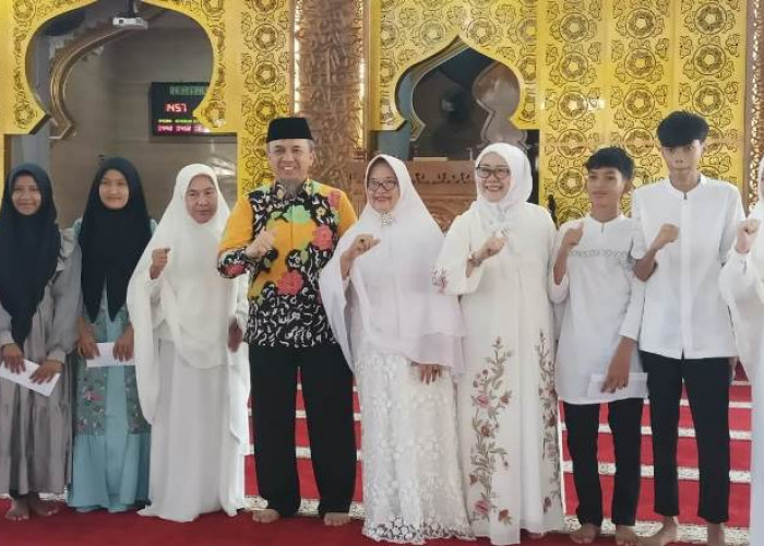 Peduli Anak Sekolah, Bundo Kanduang   Provinsi Bengkulu Berikan Santunan untuk Pelajar