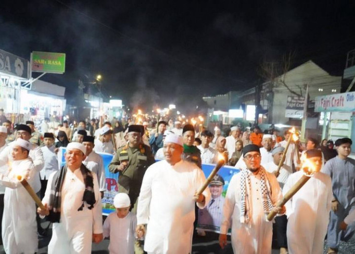Malam Takbiran di Kota Bengkulu Meriah, Walikota Ikut  Pawai Obor