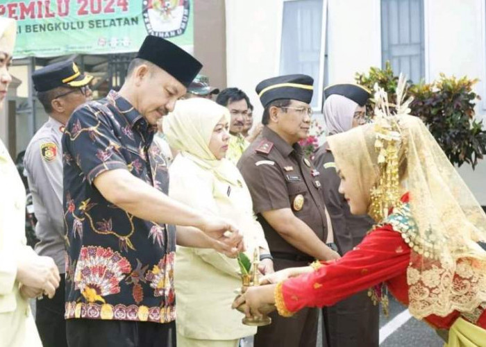 Lakukan Kunjungan Kerja di Manna, Kajati Bengkulu Minta Jaksa Harus Netral