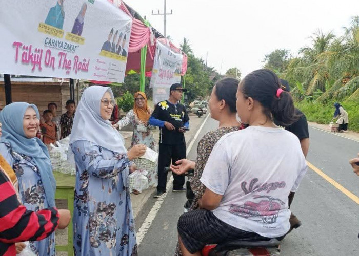 Istri  Wakil Bupati Seluma Curi Perhatian Masyarakat