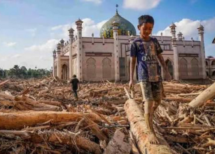 Fenomena Penyaluran Bantuan Banjir di Sumatera: Tinjauan Kasus Nyata dalam Perspektif Teori Kesopanan