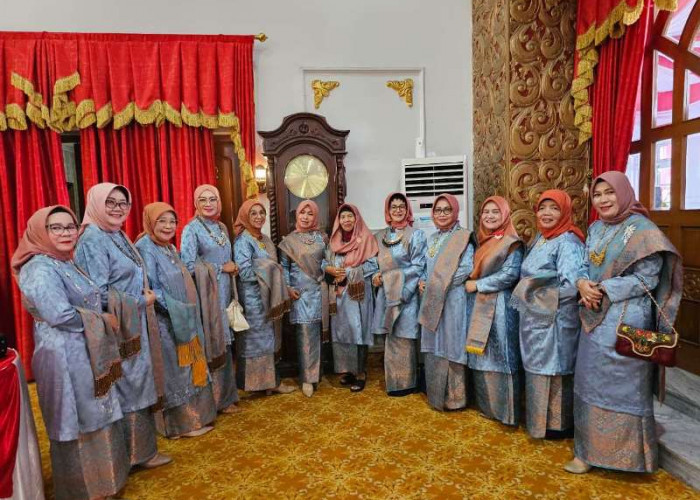 Dapat Undangan Gubernur, Komunitas Budaya Saribanun Badunsanak Hadiri Upacara di Gedung Daerah