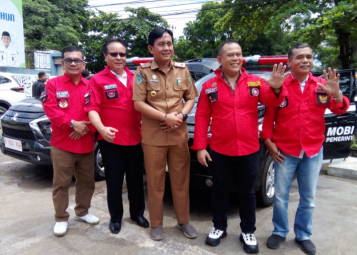 Pemuda Batak Bersatu Terima 1 Unit Mobil Ambulans dari Dana Aspirasi Ronny Tobing 