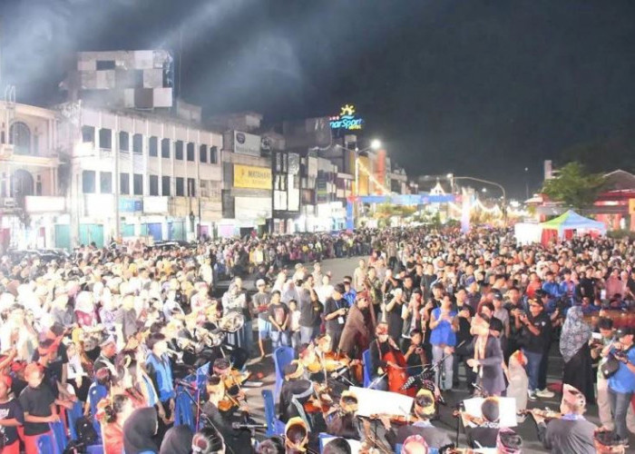 Meriahkan Ekonomi Lokal, Karnaval Batik Besurek Bengkulu Sedot Ribuan Pengunjung