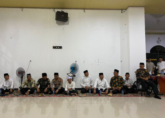 Bupati Sambut 98 Jemaah Haji Yang Tiba di Kabupaten Kaur