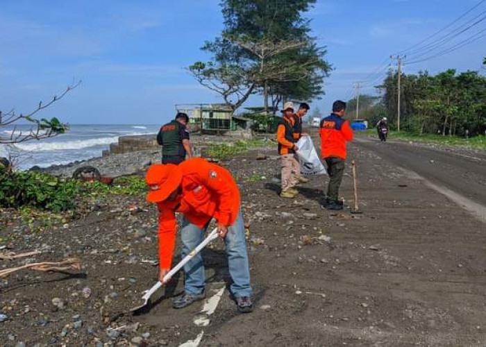 19 Bangunan Rusak Diterjang Ombak Laut Mukomuko, Masyarakat Diimbau Waspada