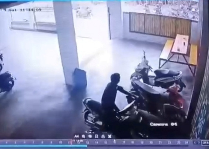 Tugas Polisi Makin Mudah,  Pelaku Aksi Pencuri Motor Guru Ngaji di Masjid Sudah Terekam CCTV