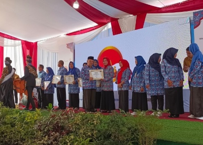 Bengkulu Tengah Terima Piagam Penghargaan Atas Dukungan Mendukung Program Penurunan Stunting 