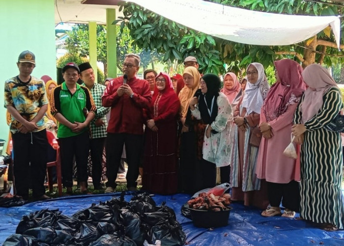 Kantor Kementerian Agama Kaur Memotong 5 Ekor Sapi Kurban 