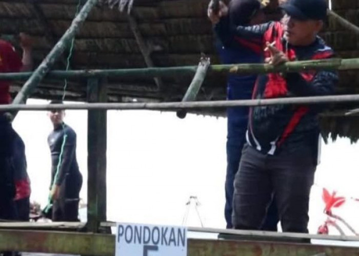 Pondok Tua di Pantai Pasir Putih Diganti dengan Gazebo Kece