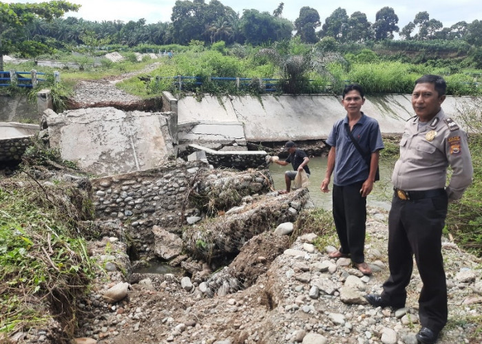 Jembatan Desa Kota Agung Seginim Rusak Parah Diterjang Banjir
