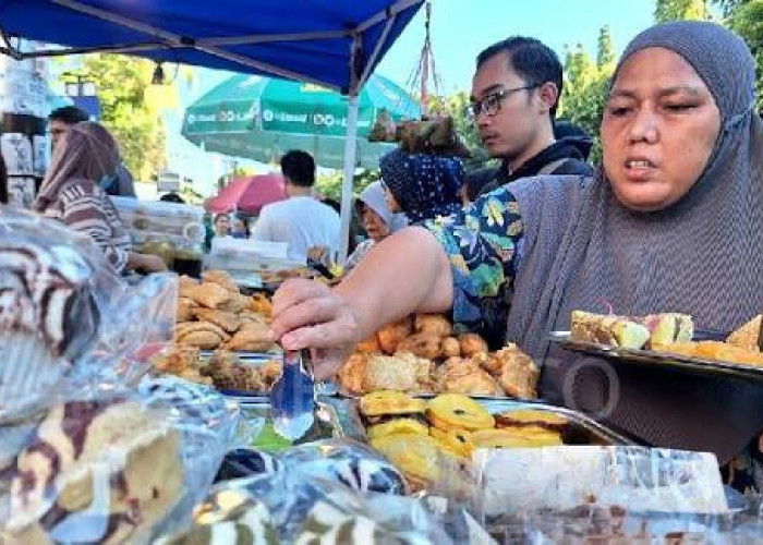 Murah dan Lezat, 5 Tempat Berburu Takjil di Bandung yang Wajib Dikunjungi saat Menjelang Berbuka Puasa