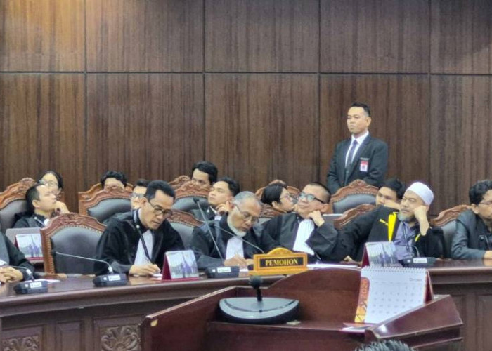 Desak Pemakzulan Gibran, Denny Indrayana Cs Mau ke DPR dan MPR 