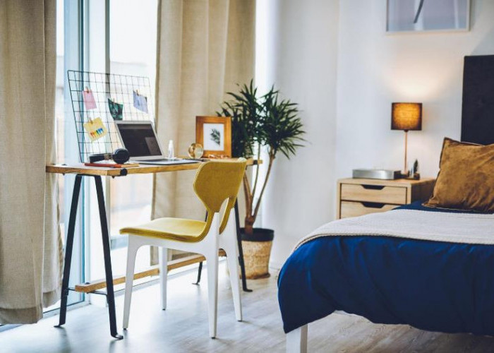  Ini Cara  Menata Meja Kerja  di Sudut Kamar yang Sempit