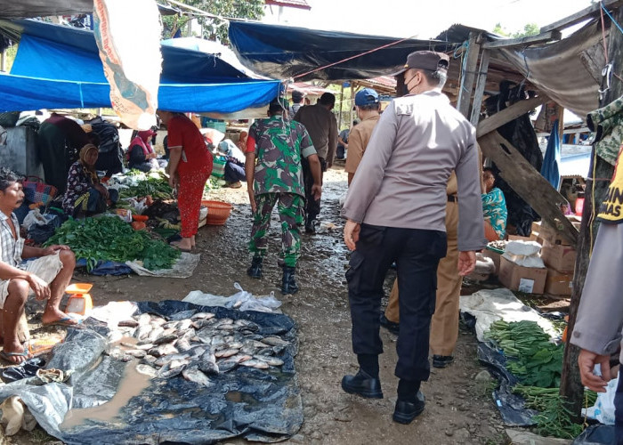 Polsek Giri Mulya Bersama Tripika  Patroli di Pasar