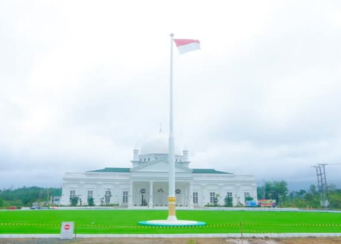 Taman Rumput Sintetis Pendopo Merah Putih, Magnet Wisata Baru Warga Kota Bengkulu