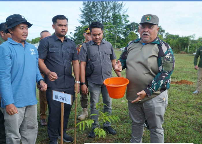 Pemkab Bengkulu Selatan Tanam Pohon Serentak, Resmi Luncurkan Hutan Prajurit dan Hutan Santri