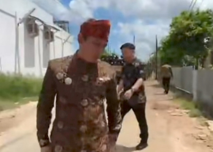 Dedy Wahyudi Soroti Truk Muatan Berat, Ajak Warga Jaga Keawetan Jalan Pemukiman