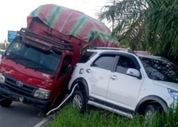 Usai Tabrakan, Sopir Terios dan Sopir Truk Sawit Berdamai