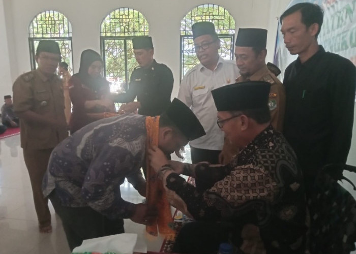  Bupati Lismidianto Lepas dan Doakan 98 Orang Jemaah Calon Haji  Kaur Agar Selamat Dalam Perjalanan