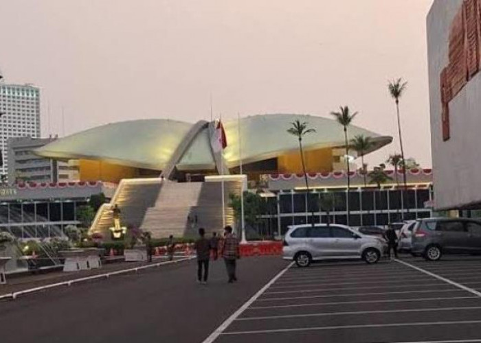 Indra Iskandar: Lampu di Gedung DPR RI Dimatikan  pada Pukul 20.00 WIB 