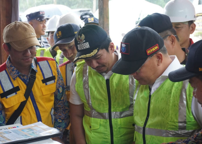 Pemkab Bengkulu Utara Tinjau  Pembangunan Jalan Trans Enggano