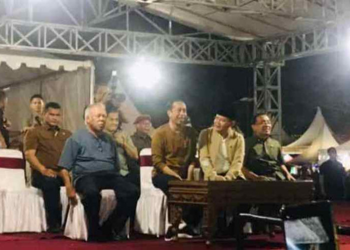 Istimewa Sekali,  Presiden Jokowi dan Istri Nonton Tabut Bengkulu