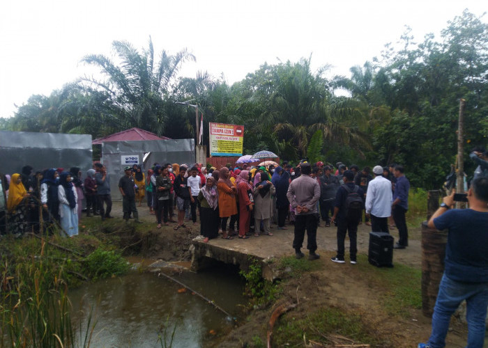 Pro Kontra Tambang Pasir Besi di Pasar Seluma Masih  Terjadi 