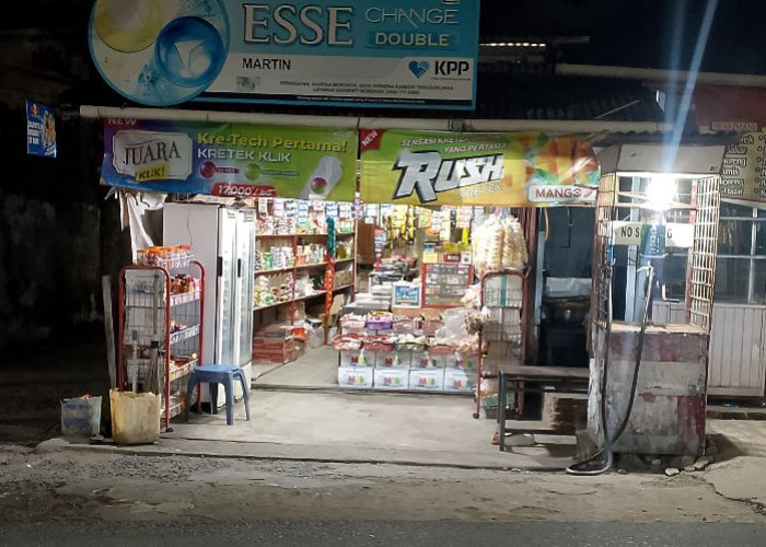 Dampak Kenaikan Harga Plastik dan Dolar bagi Mahasiswa dan Pedagang