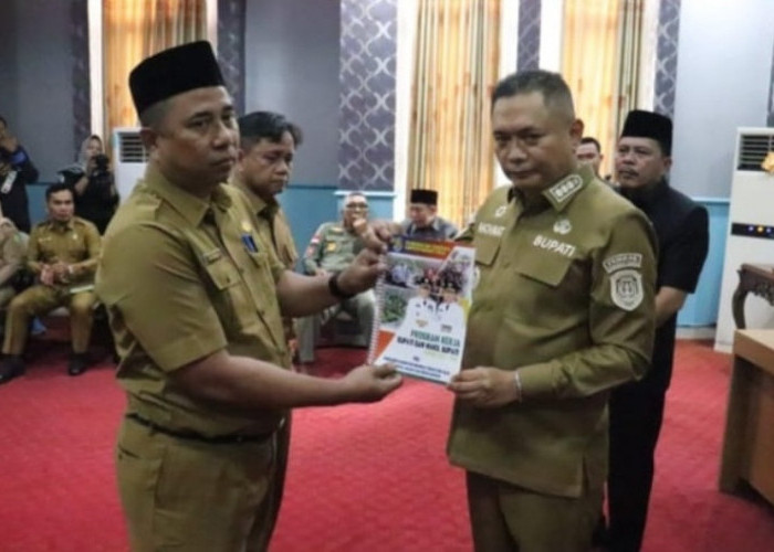 Kepala OPD dan Camat di Bengkulu Tengah Teken Perjanjian Kinerja dan Pakta Integritas