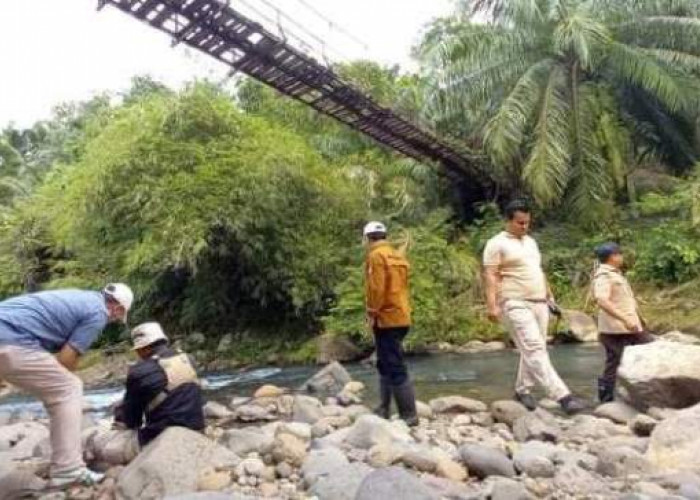 Pembangunan Jembatan Gantung Desa Simpang  Diambil Alih Pemprov