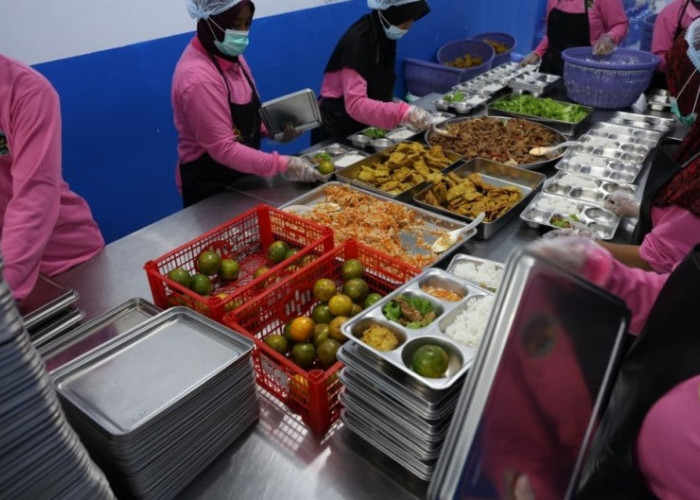 DPR Minta BGN Tentukan Dapur MBG Berdasarkan Data Penerima Manfaat