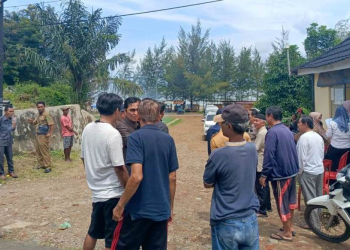 Jalan Penghubung Kelurahan Tengah Padang Menuju Pantai Zakat Memiliki Potensi Pariwisata