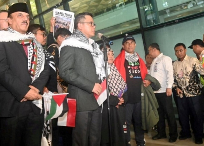 Disambut Menteri Luar Negeri Sugiono, 9 WNI yang Diculik Israel Pulang dalam Keadaan Sehat