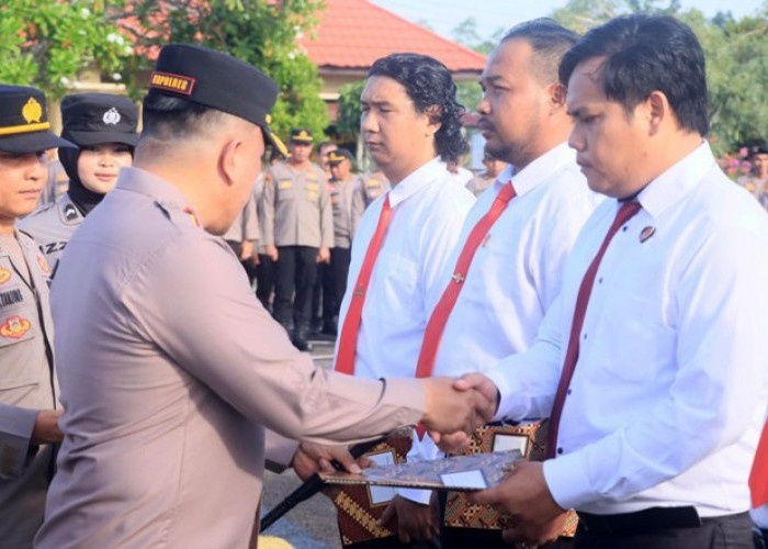  20 Personel Polres Kaur Terima Penghargaan, Ini Prestasi Mereka