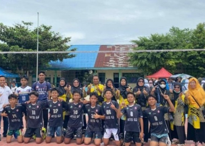 Klub Bola Voli MTs Qaryatul Jihad Benteng Raih Juara I Pertandingan Voli Tingkat Provinsi Bengkulu