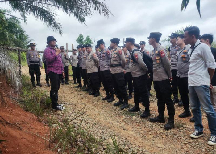 Polres Kaur Bongkar Portal Jalan di Pematang Buluh Pipit 