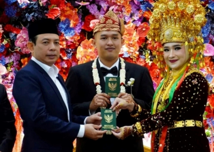 Dekat dengan Rakyat,  Walikota Bengkulu Jadi Saksi Nikah Kian Populer