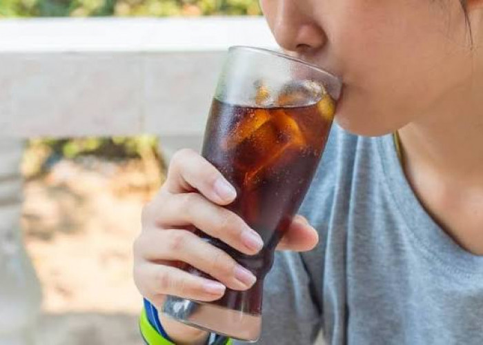 Apakah Aman Minum Minuman Bersoda Saat Berbuka Puasa?