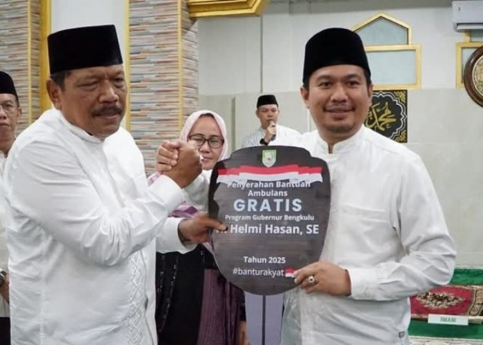 Wakil Gubernur Bengkulu Serahkan  Ambulan Gratis kepada Bupati Bengkulu Utara