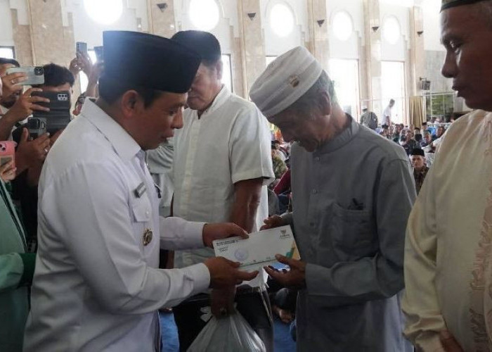 Pemkot Bengkulu dan Baznas Salurkan Sembako Kepada 1.569 Tokoh Agama